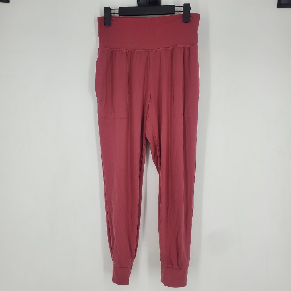 Athleta salutation jogger, soft powervita material.  Size S